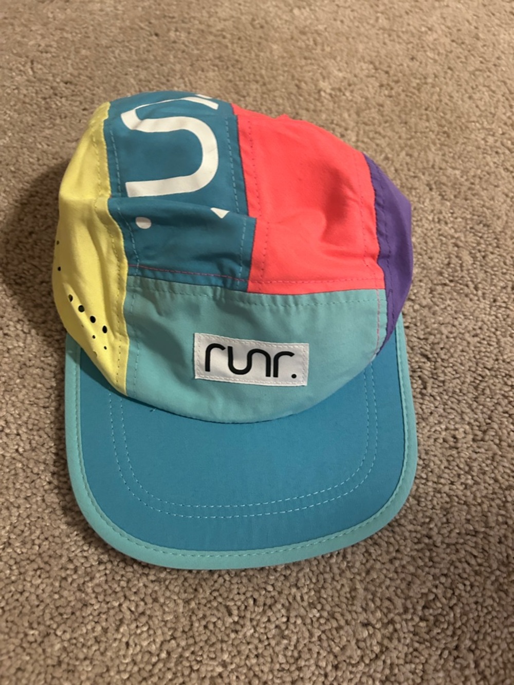 RUNR cap NWT